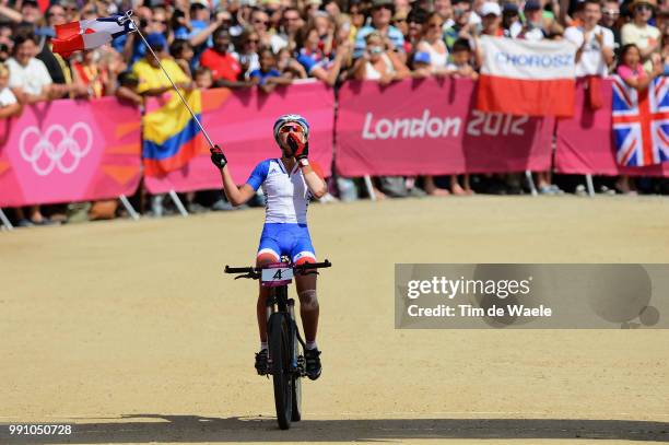 Londen Olympics, Cycling: Mountain Bike Womenarrival, Julie Bresset Celebration Joie Vreugde, Hadleigh Farm, Vtt Mtb Cross Country, Femmes Vrouwen,...