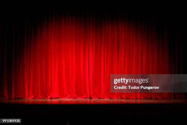 curtains falls - stage with red curtain stock pictures, royalty-free photos & images