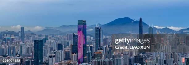 panoramic view of shenzhen skyscrapers at dawn - liao xun stock-fotos und bilder