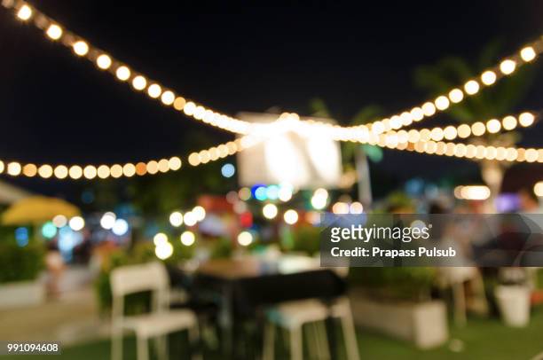 people sit in a blur banquets. - coffee break party stockfoto's en -beelden