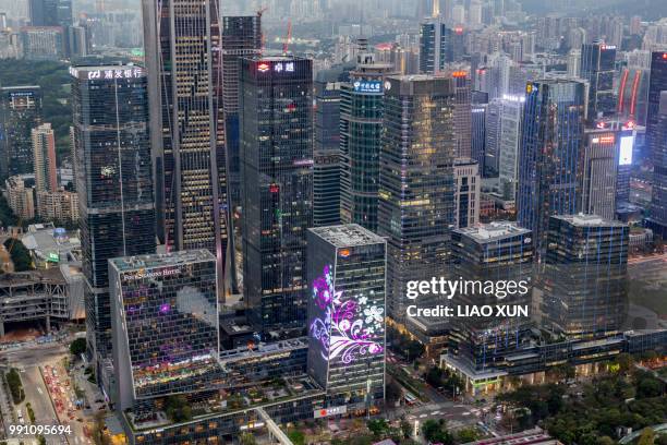 aerial view of shenzhen skyscrapers at dawn - liao xun stock-fotos und bilder