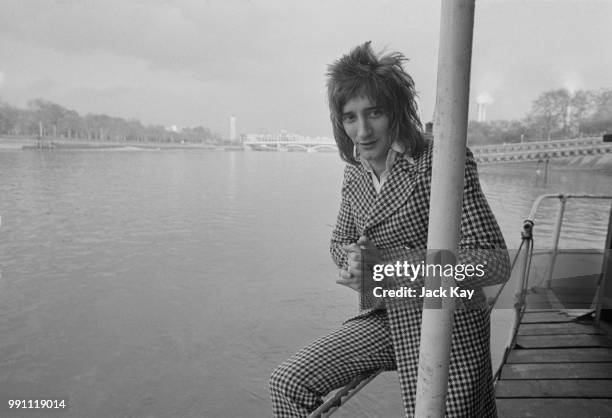 British rock singer and songwriter Rod Stewart awarded by 'Disc' magazine 'Top International Vocalist', London, UK, 15th February 1973.