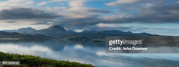 torridon reflections - torridon stock pictures, royalty-free photos & images