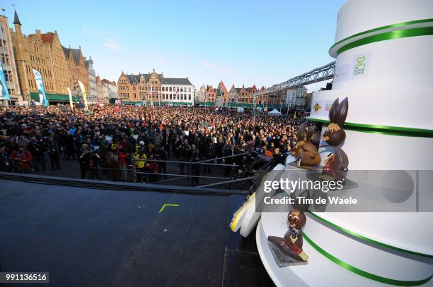 97Th Tour Of Flanders 2013 Start, Podium, Fans Supporters Public Publiek Spectators, Brugge City Ville Stad, Easter Pacques Pasen, Chocolates...