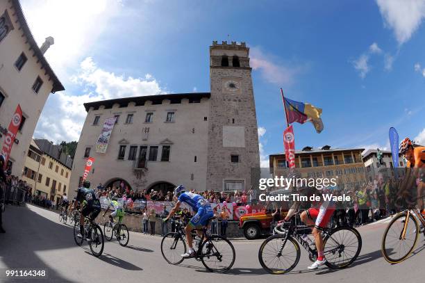 96Th Tour Of Italy 2013, Stage 11 Illustration Illustratie, Peleton Peloton, Church Eglise Kerk, Pieve Di Cadore City Ville Stad, Sky Ciel Hemel,...