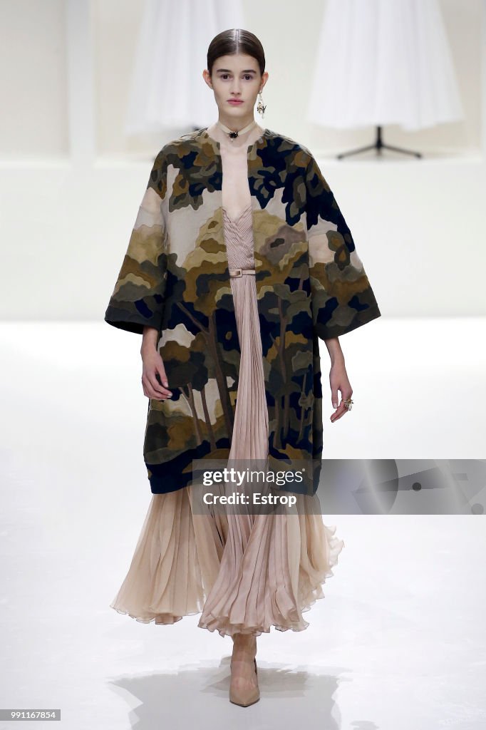 Christian Dior : Runway - Paris Fashion Week - Haute Couture Fall Winter 2018/2019
