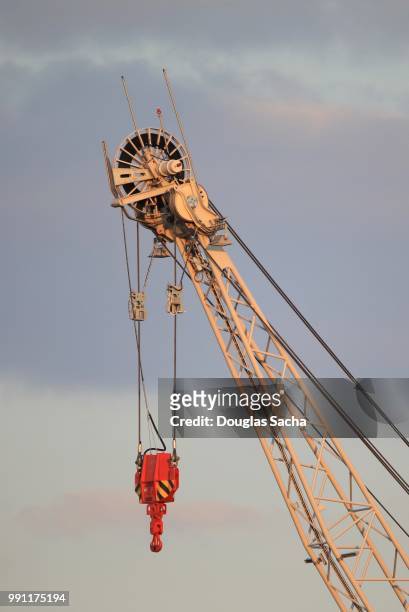 construction crane - jib stockfoto's en -beelden
