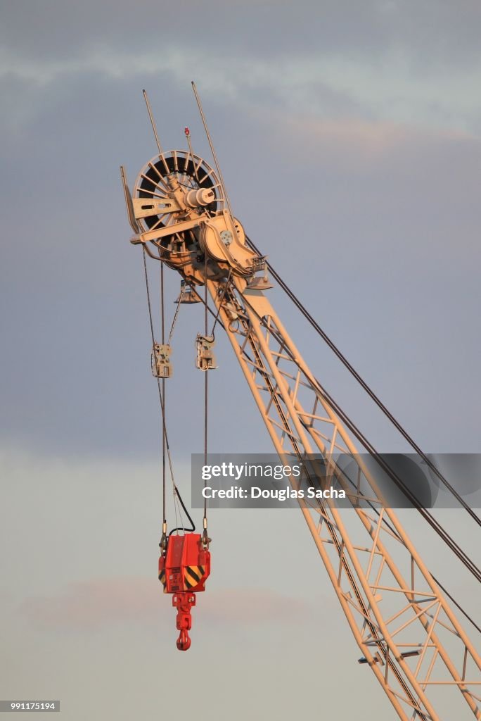 Construction crane