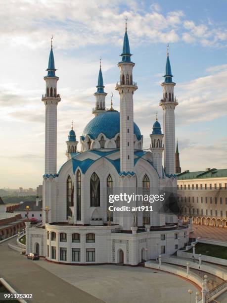 the kul sharif mosque, kazan, russia - kul sharif mosque fotografías e imágenes de stock