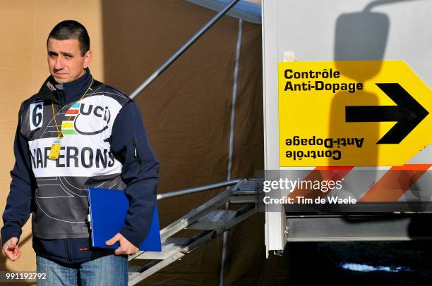 Paris-Nice, Stage 2Illustration Illustratie, Chaperon, Controle Anti Dopage Doping, Podium, Saint-Grisson-Sur-Loire - La Chapelle Saint Ursin , Etape...