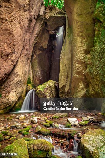 duf waterfall - berisha stock pictures, royalty-free photos & images