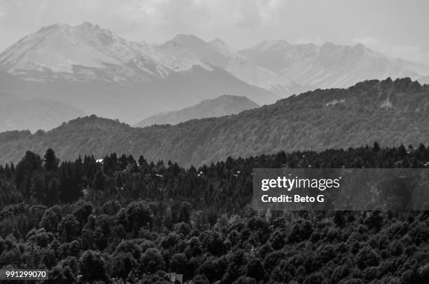 paisaje en blanco y negro - paisaje stockfoto's en -beelden