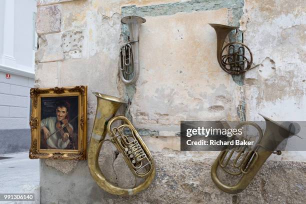 643 Old Pictures On The Wall Stock Photos, High-Res Pictures, and ...