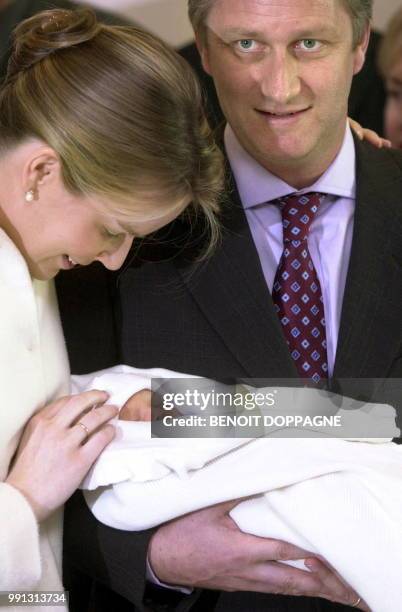 Prince Philippe , Princess Mathilde and their newborn daughter Princess Elisabeth leave Erasmus Hospital in Anderlecht, Brussels, 03 November 2001....