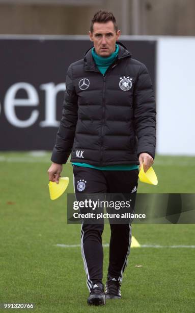 Intern Miroslav Klose, photographed during a training session of the German national soccer squad at the amateur stadium of Hertha BSC in Berlin,...