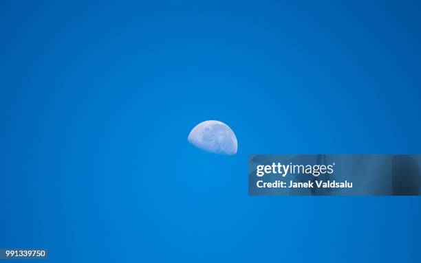 lune a la bleu - lune - fotografias e filmes do acervo