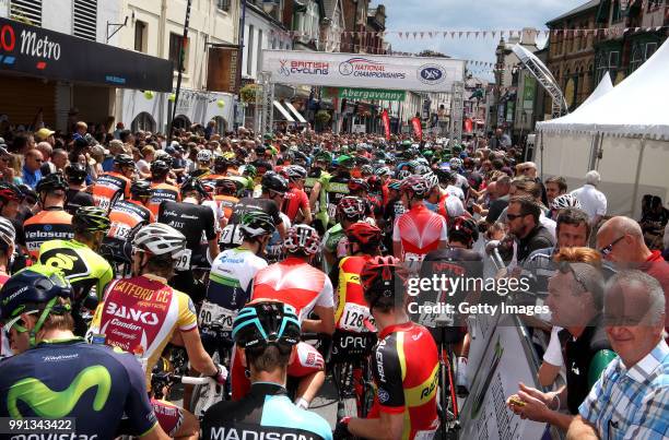 British Road Championship 2014/ Elite Menilustration Ilustratie/ Peloton Peleton/ Start Departure/ Public Spectators/Monmouthshire-Monmouthshire...