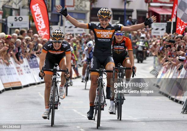 British Road Championship 2014/ Elite Womenlaura Trott Celebration Joie Vreugde/ Danielle King / Elizabeth Armitstead /Monmouthshire-Monmouthshire...