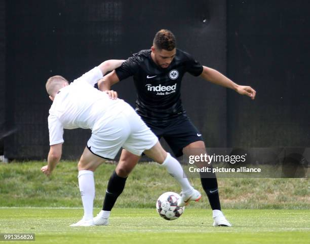 July 2018, Germany, Frankfurt/Main: Soccer, Bundesliga, beginning of training for Eintracht Frankfurt. Marc Stendera, Omar Mascarell. Photo: Hasan...