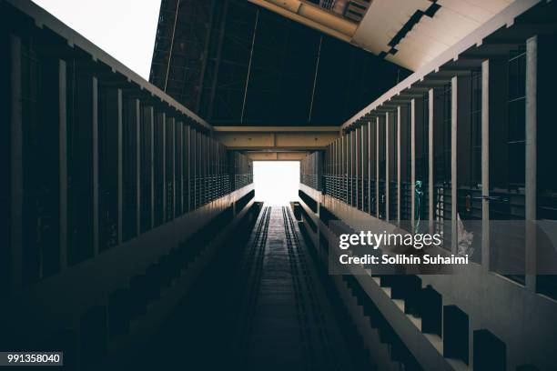 look up - suhaimi foto e immagini stock