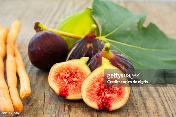 fichi d'agosto - agosto stock pictures, royalty-free photos & images