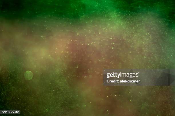 cosmic background color - nebulosa del águila fotografías e imágenes de stock