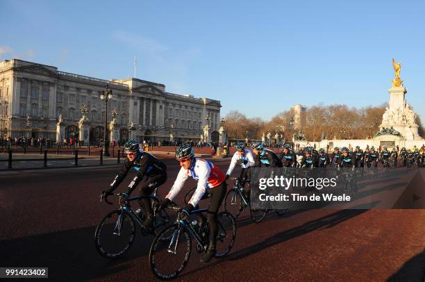 Team Sky Presentation 2010Team Sky , Sky Ride, Buckingham Palace, Kurt Asle Arvesen , Edvald Boasson Hagen / Presentatie /Equipe Ploeg, Tim De Waele