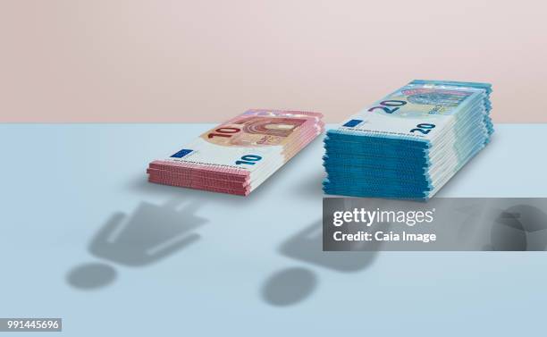 euro gender pay gap - twenty euro banknote stock pictures, royalty-free photos & images