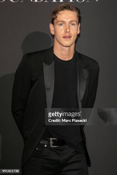 Harris Dickinson attends the Vogue Foundation Dinner Photocall as part of Paris Fashion Week - Haute Couture Fall/Winter 2018-2019 at Musee Galliera...