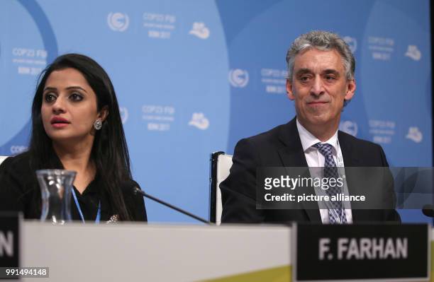 The CEO of the Deutsche Post , Frank Appel, sits on the panel next to Fiza Farhan, Pakistani advisor of the UN Secretary General in the programme for...