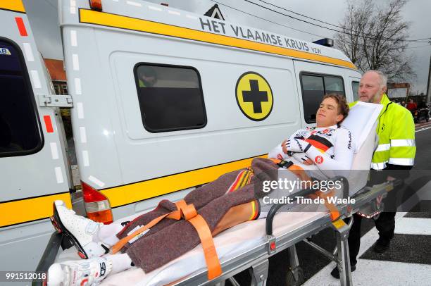 72Nd Gent - Wevelgem 2010Martin Reimer Crash Chute Val, Injury Blessure Gewond, Deinze - Wevelgem / Gand Ghent, Tim De Waele