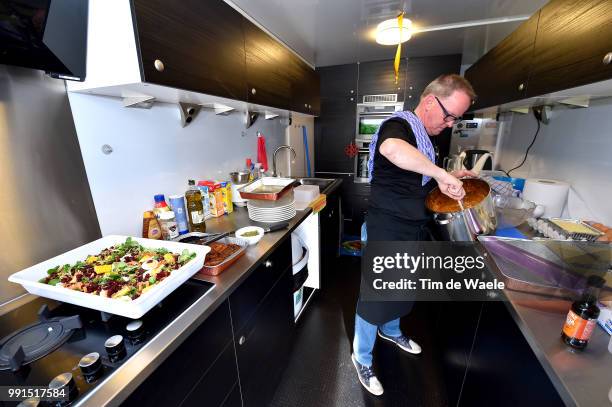 Hotel - Team Lotto-Soudal 2015Carol De Dobbelaere Cook Kok Cuisinier, Illustration Illustratie, Kitchen Truck Camion Cuisine Kook Vrachtwagen, Food...