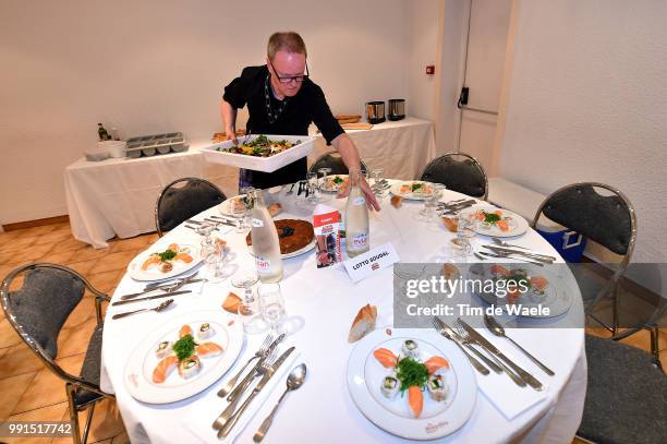 Hotel - Team Lotto-Soudal 2015Carol De Dobbelaere Cook Kok Cuisinier, Illustration Illustratie, Restaurant Food Dinner, 67Th Criterium Du Dauphine...