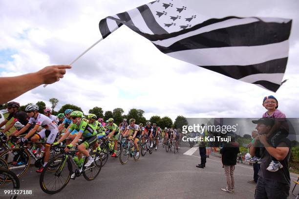 102Nd Tour De France, Stage 8 Illustration Illustratie, Peleton Peloton, Public Publiek Spectators, Fans Supporters, Bretagne Flag Drapeau Vlag,...
