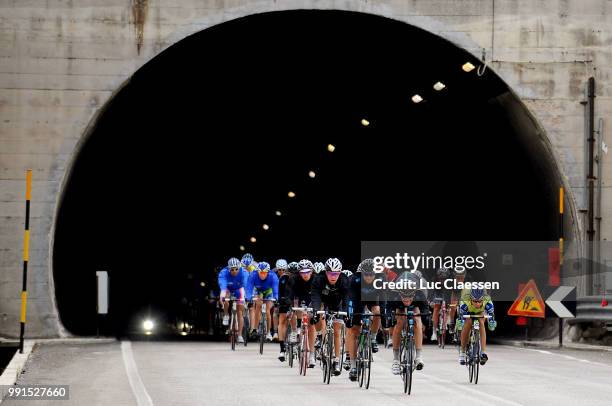 93Th Giro D'Italia 2010, Stage 11 Illustration Illustratie Tunnel, Peleton Peloton, Tunnel, Michael Barry , Steven Cummings /Lucera - L'Aquila /Tour...