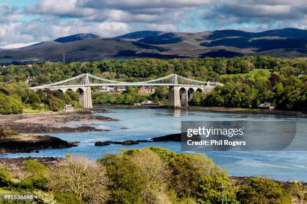 menai bridge - phil rogers stock pictures, royalty-free photos & images