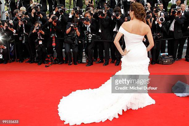 Eva Longoria Parker attend the 'Robin Hood' Premiere at the Palais des Festivals during the 63rd Annual Cannes Film Festival on May 12, 2010 in...