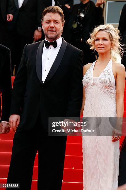 Russell Crowe and Danielle Spencer attend the 'Robin Hood' Premiere at the Palais des Festivals during the 63rd Annual Cannes Film Festival on May...