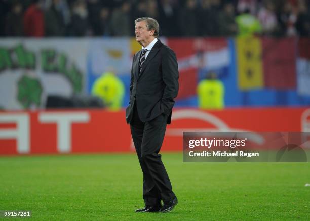 Head coach Roy Hodgson of Fulham looks dejected after their defeat at the end of the UEFA Europa League final match between Atletico Madrid and...