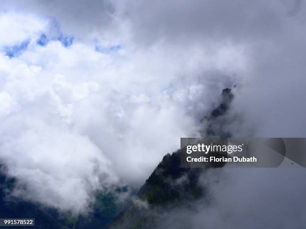 cloud cutting edge - florian schweizer stock-fotos und bilder