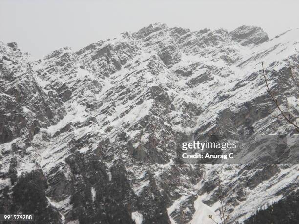 13,051 feet - rohtang pass - himalayas, india - rohtang stockfoto's en -beelden