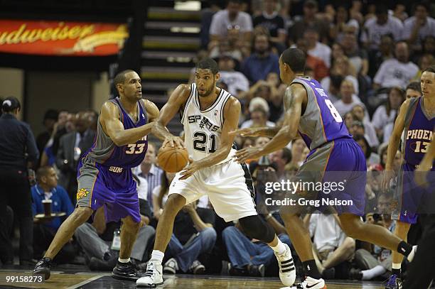 Playoffs: San Antonio Spurs Tim Duncan in action vs Phoenix Suns Grant Hill . Game 3. San Antonio, TX 5/7/2010 CREDIT: Greg Nelson