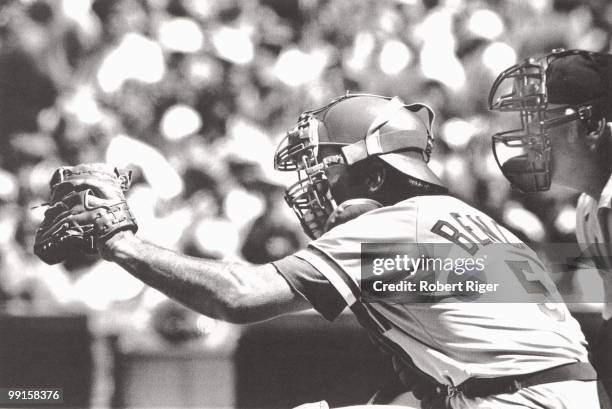 Johnny Bench of the Cincinnati Reds catches during a game, circa 1970s.