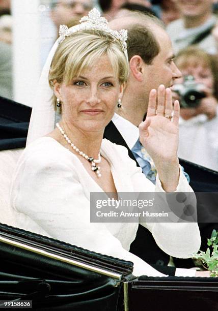 Edward and Saphie, the new Earl and Countess of Wessex on their wedding day in Windsor on June 19, 1999.