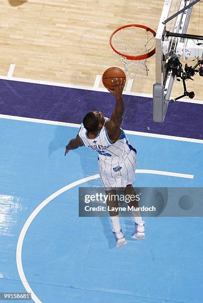 Marcus Thornton of the New Orleans Hornets goes for the dunk against the Washington Wizards during the game at New Orleans Arena on March 31, 2010 in...