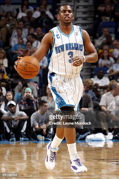 Chris Paul of the New Orleans Hornets dribbles against the Washington Wizards during the game at New Orleans Arena on March 31, 2010 in New Orleans,...