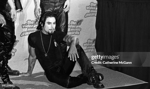 7th: Dave Navarro of the Red Hot Chili Peppers at the 12th Annual MTV Video Music Awards on September 7, 1995 at Radio City Music Hall in New York...