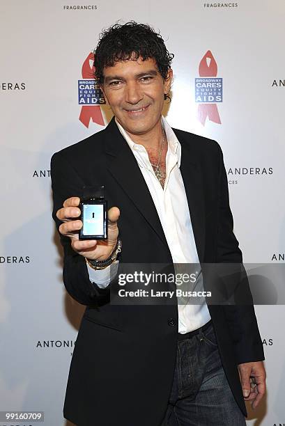 Antonio Banderas introduced his new fragrance, "The Secret", and his first collection of photographs, "Secrets on Black", on Wednesday night at...