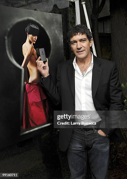 Antonio Banderas introduced his new fragrance, "The Secret", and his first collection of photographs, "Secrets on Black", on Wednesday night at...