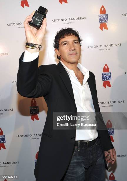 Antonio Banderas introduced his new fragrance, "The Secret", and his first collection of photographs, "Secrets on Black", on Wednesday night at...